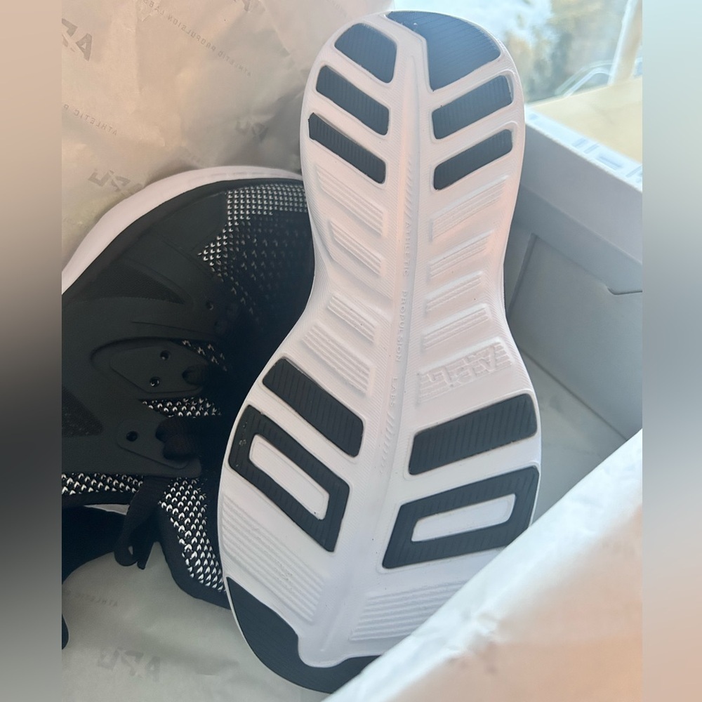 NWT Athletic Propulsion Labs APL Women's Ascend Sneakers- Blsck/ White Size 5 - Picture 6 of 10